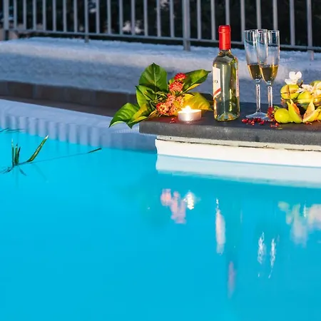 La Aparthotel 4*
