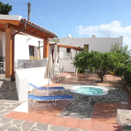 Aparthotel La 4*