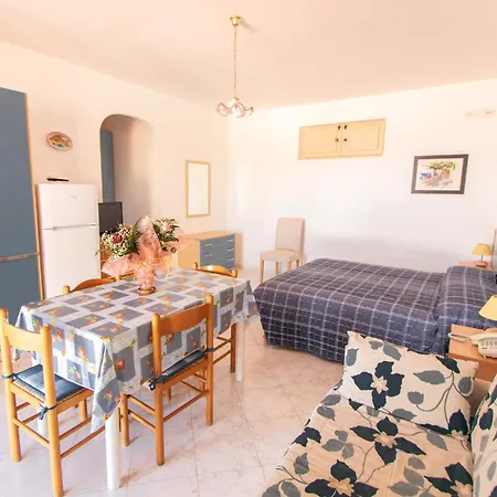 La Aparthotel 4*