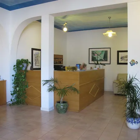 Aparthotel La 4*