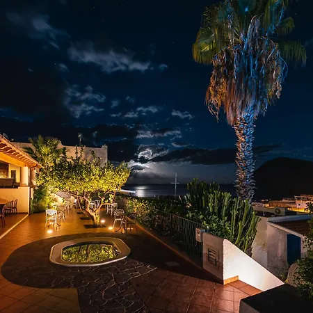 La Aparthotel 4*